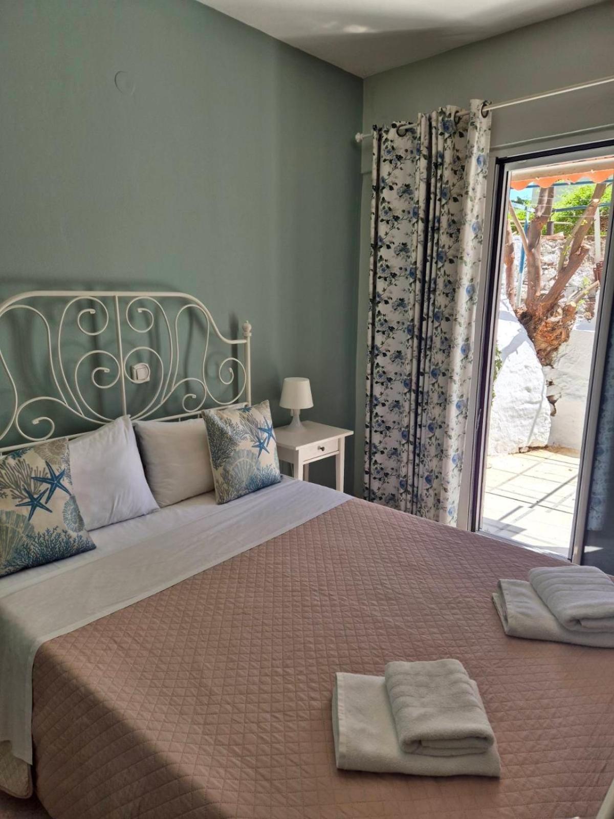 Drossinos Studios Poros Town Exteriér fotografie